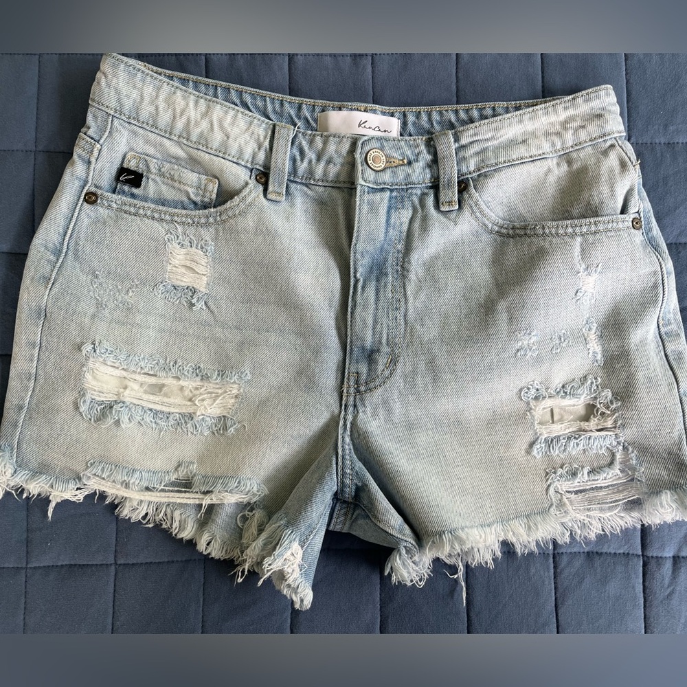 KanCan Estilo Blue Jean Shorts Light Wash Distressed Frayed Hem RN# 144635 Large